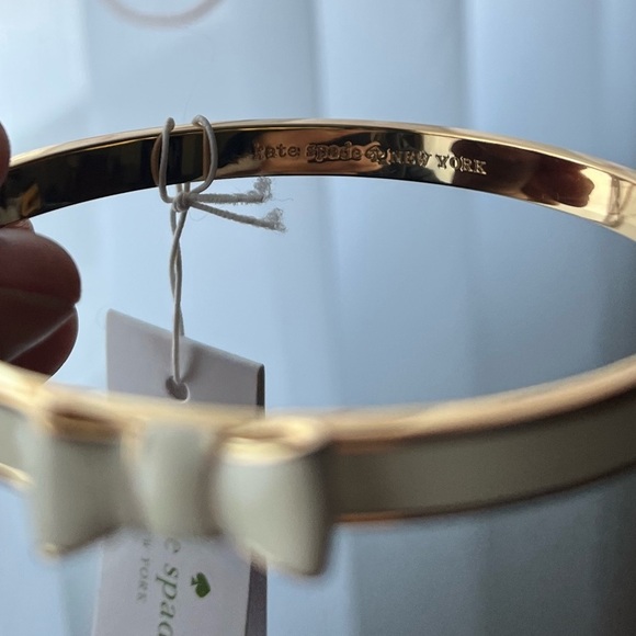 ✨Host Pick✨ BRAND new Kate Spade bow bracelet with tags on! - Picture 2 of 6